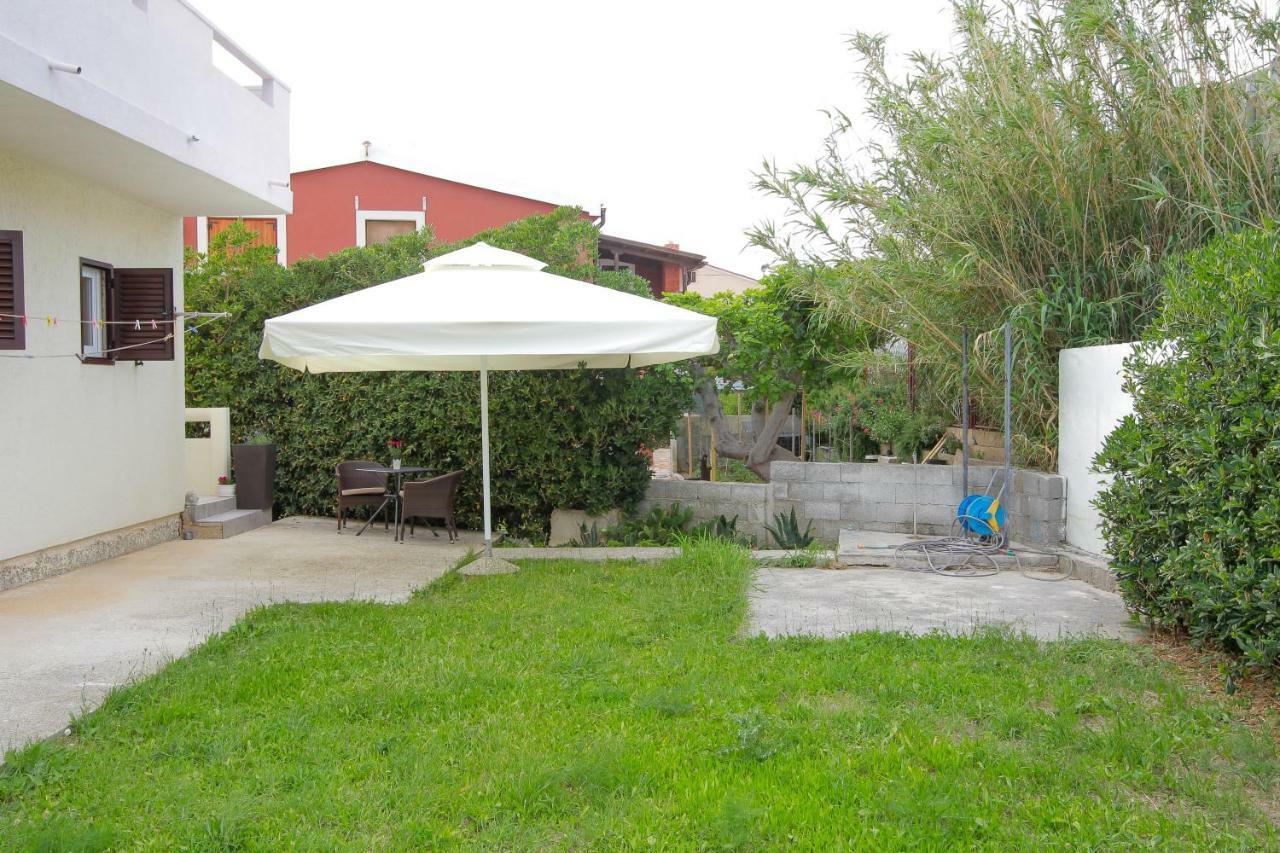Villa Lavanda Паг Екстериор снимка